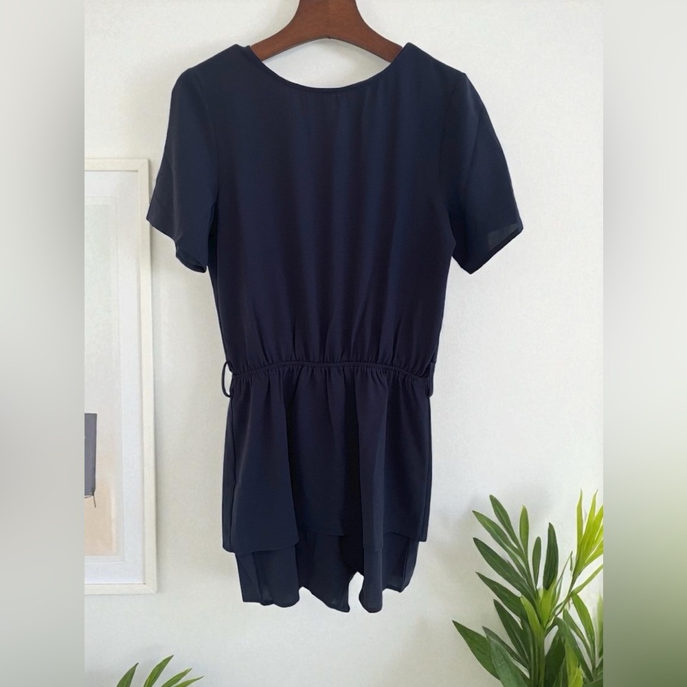 Elegant Navy Blue Short‎ Sleeve Shorts Romper Size Small